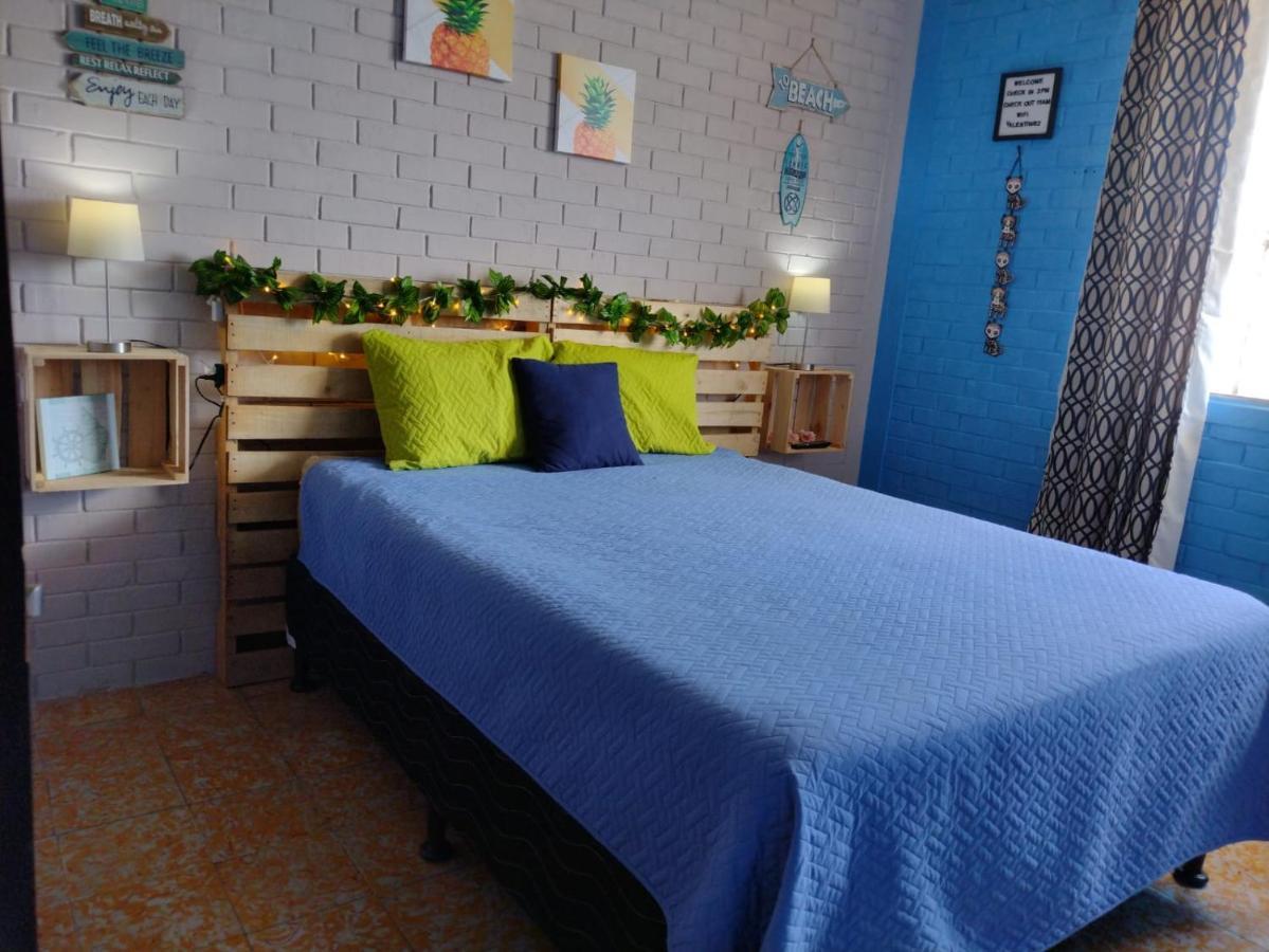 Hostal De Lucca Guatemala City Bagian luar foto