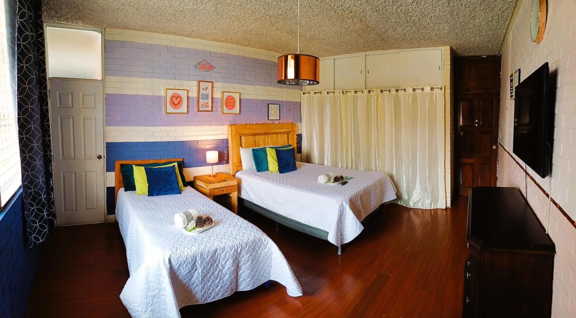 Hostal De Lucca Guatemala City Bagian luar foto