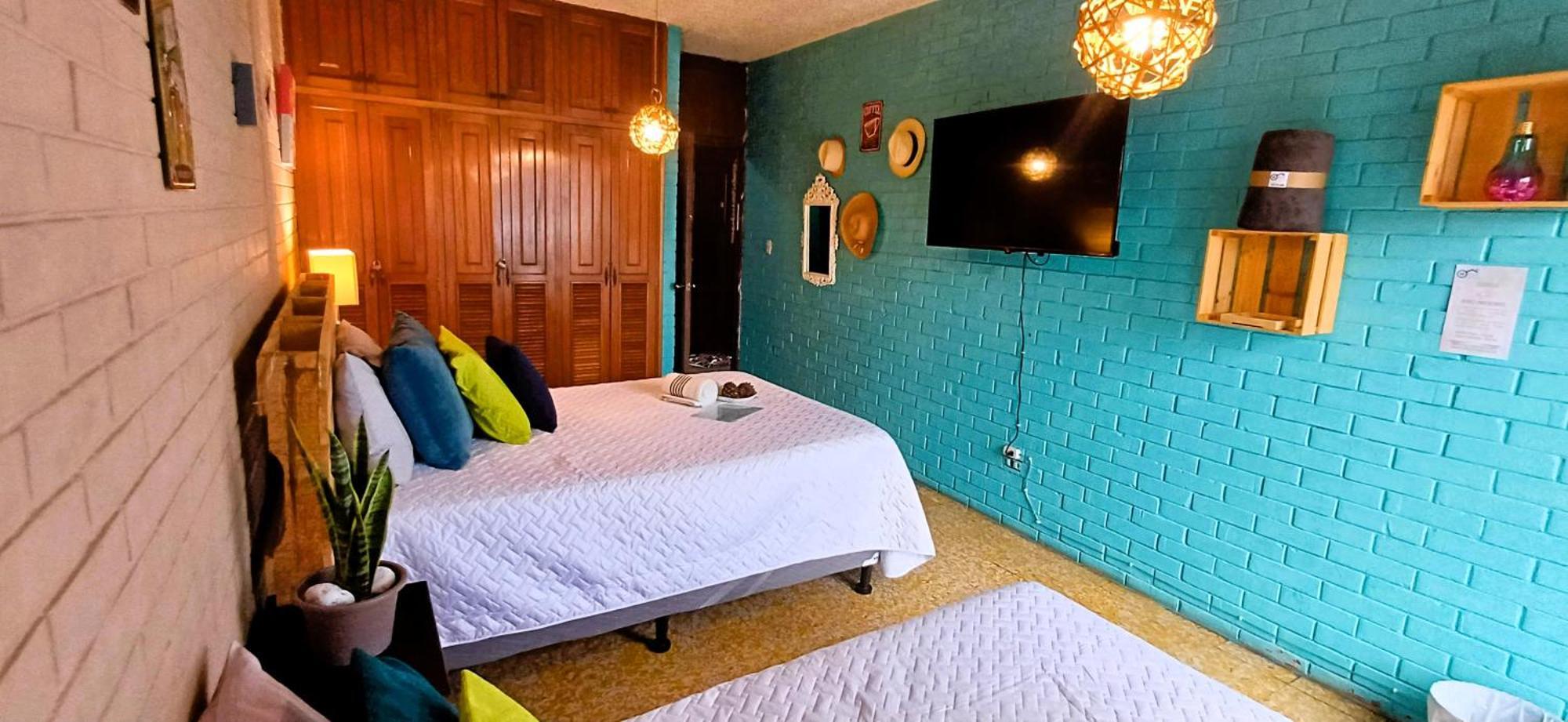 Hostal De Lucca Guatemala City Bagian luar foto