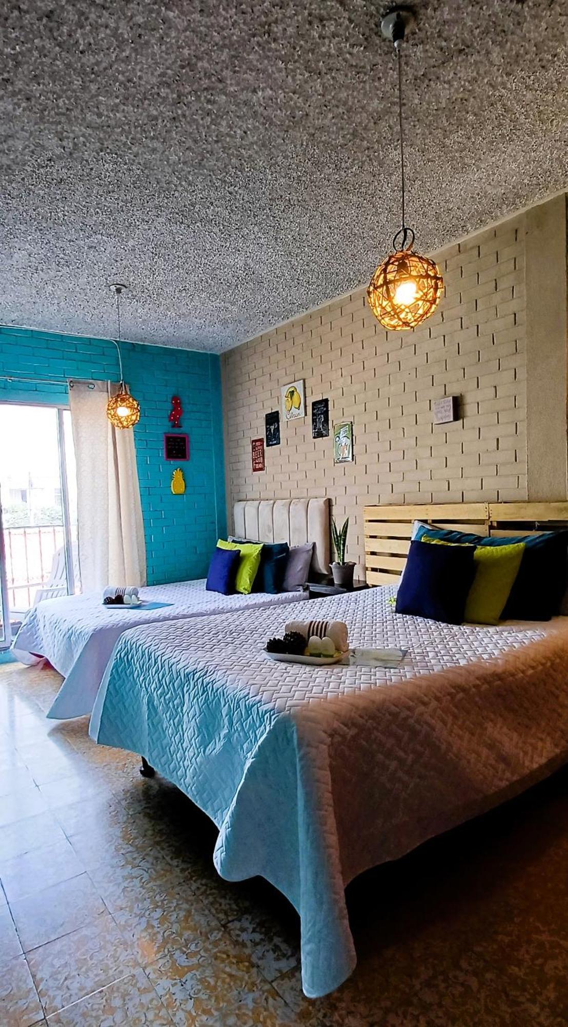 Hostal De Lucca Guatemala City Bagian luar foto