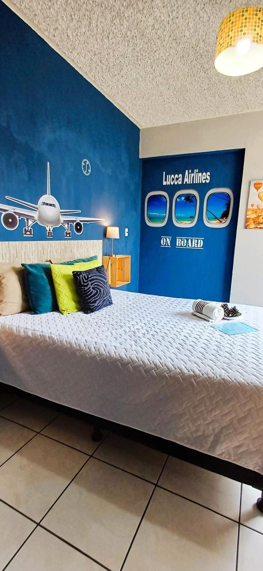 Hostal De Lucca Guatemala City Bagian luar foto