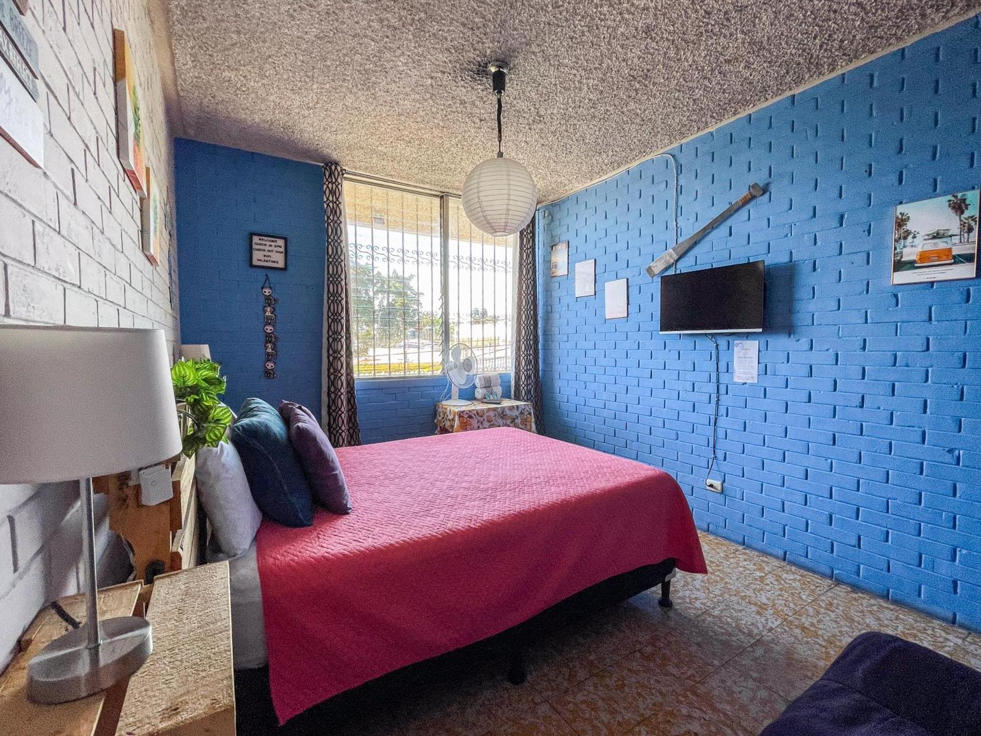 Hostal De Lucca Guatemala City Bagian luar foto